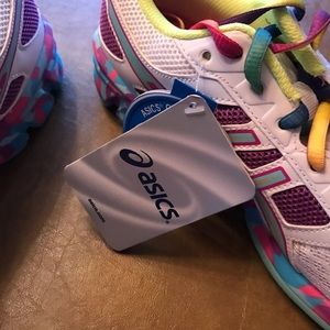 Women’s ASICS Frantic gym shoe. Size 7